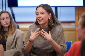 María Andrés Marín aborda el reto de “contar Europa” ante el auge del euroescepticismo en un nuevo Pep-Talk de la Cámara Alemana