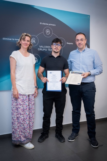 La Academia de Aprendices de MAN Truck & Bus Iberia entrega los diplomas a una nueva promoción de especialistas en vehículo industrial con la certificación de la Cámara Alemana