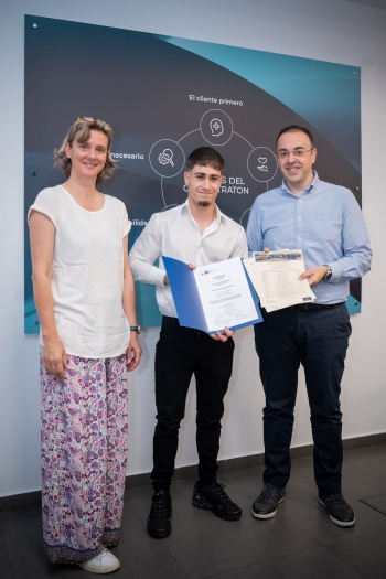 La Academia de Aprendices de MAN Truck & Bus Iberia entrega los diplomas a una nueva promoción de especialistas en vehículo industrial con la certificación de la Cámara Alemana