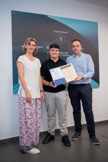 La Academia de Aprendices de MAN Truck & Bus Iberia entrega los diplomas a una nueva promoción de especialistas en vehículo industrial con la certificación de la Cámara Alemana