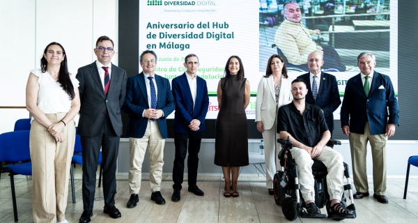 El Hub Diversidad Digital de la Fundación Integralia DKV y FUJITSU rompe la brecha digital de las personas con discapacidad en su primer año en Málaga