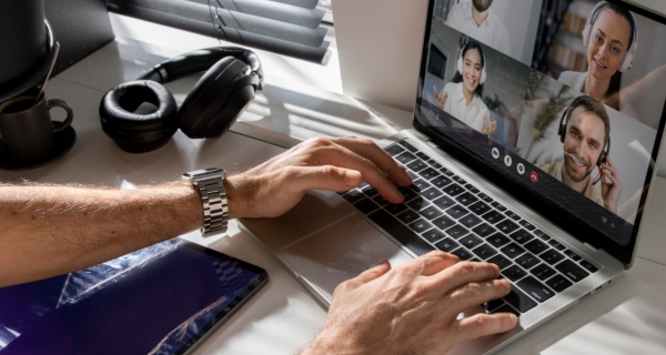 El 75% de las empresas que ofrecen trabajo híbrido prevé crecer en 2025