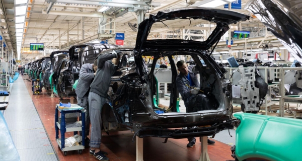 Casi la mitad de los trabajadores en el sector Automoción tienen más de 45 años