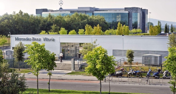 Adecco busca má de 100 personas para trabajar en la fábrica de Mercedes-Benz Vitoria