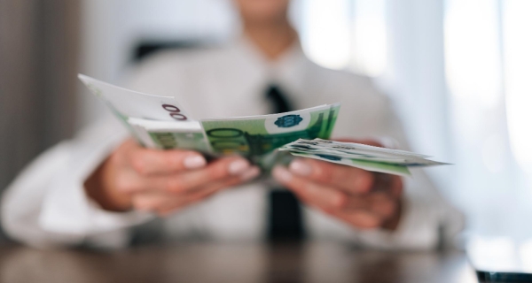 El salario promedio ofertado sube un 2% hasta los 27.552 euros en el primer semestre de 2025