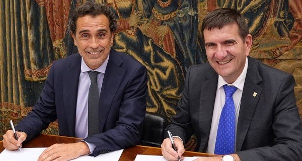 La dirección de esta nueva Cátedra de Derecho de la Contratación Pública estará a cargo de los abogados de Cuatrecasas Luis Pérez de Ayala, Jorge Robles y Javier Díaz, quienes aportan una sólida trayectoria profesional y académica en este ámbito.