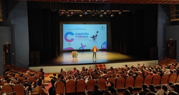Bayer impulsa la educación científica con nuevas ediciones de Baylab en Murcia y Cuestión de Ciencia en Asturias y San Sebastián