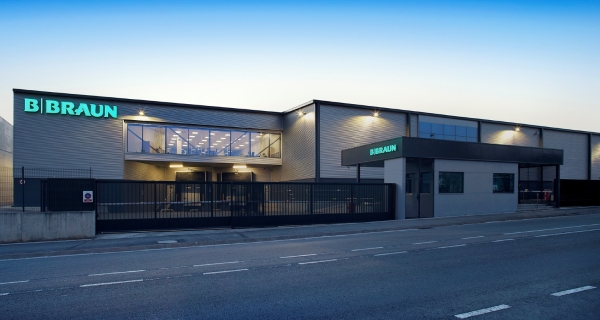 B. Braun y la Universidad Internacional de Cataluña firman un acuerdo para impulsar la investigación y el desarrollo del talento científico