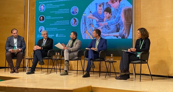 La formación dual se consolida para reducir la brecha entre universidad y mundo laboral