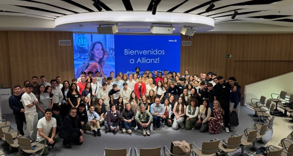 Allianz impulsa el futuro de más de 230 jóvenes con su programa Mentoring Solidario 135 y suma a Alex Roca como inspiración clave