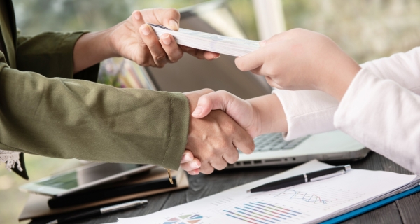 El 61,1% de los españoles prioriza el salario al elegir empresa