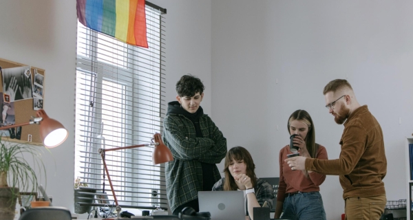 Combinar distintas medidas de diversidad LGTBQI+ puede multiplicar por cinco su impacto
