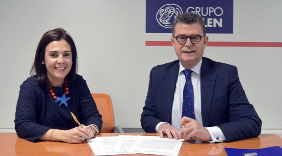 Cristina Campo, responsable de Alianzas del Área de Empleo e Inclusión Social de Fundación Santa María la Real, y Manuel Jesús Murciano, director corporativo de RRHH del Grupo EULEN