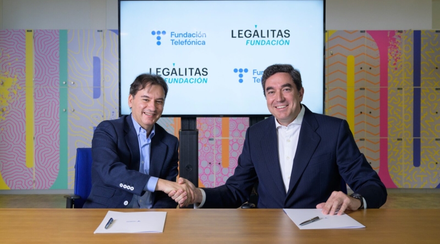 Luis Prendes, director general de Fundación Telefónica, y Juan Pardo Calvo, vocal de Fundación Legálitas