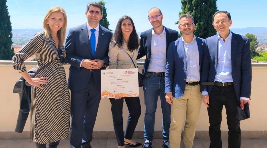 La Universidad de Granada premia a T-Systems por su compromiso con la formación