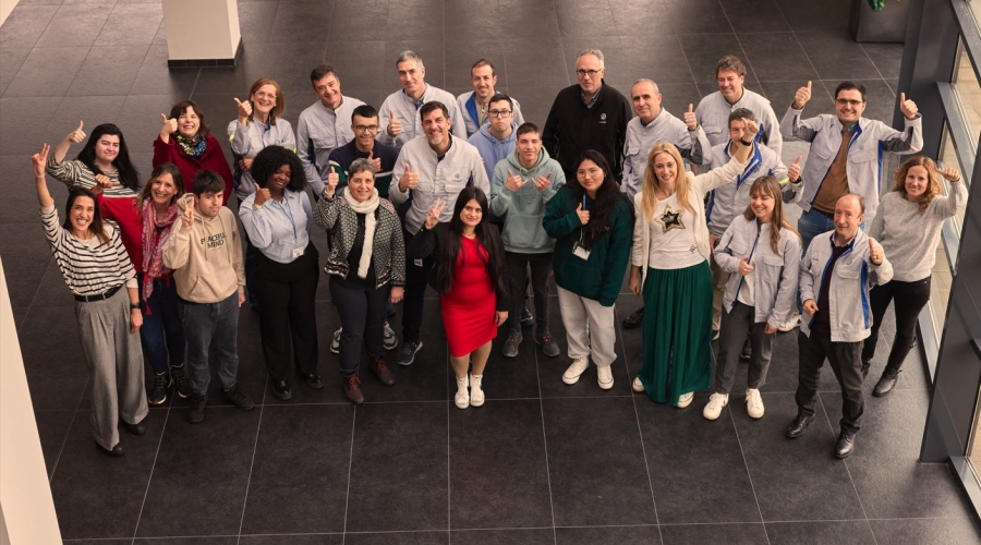 Volkswagen Navarra acoge el primer programa de estudios para alumnos con diversidad funcional pionero en España