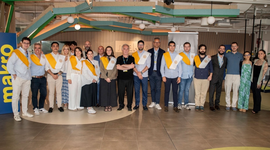Ferran Adrià apadrina la primera promoción del Máster en Restauración Gastronómica de MACC en Planta Thinko de Makro