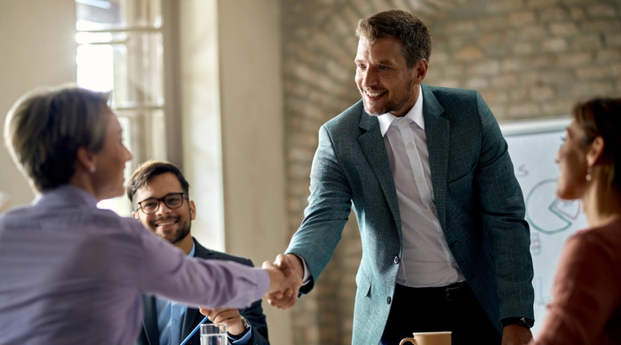 Adiós al mito: 8 de cada 10 profesionales considera verano como un buen momento para cambiar de empleo
