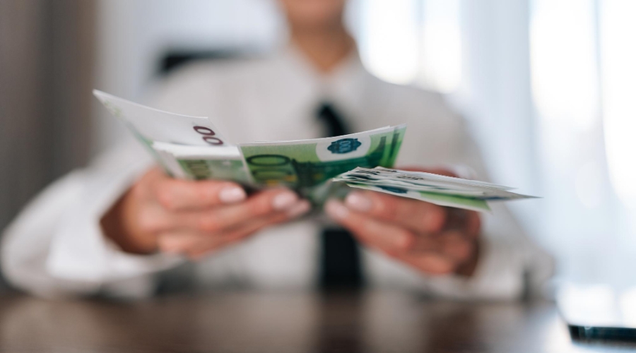 El salario promedio ofertado sube un 2% hasta los 27.552 euros en el primer semestre de 2025