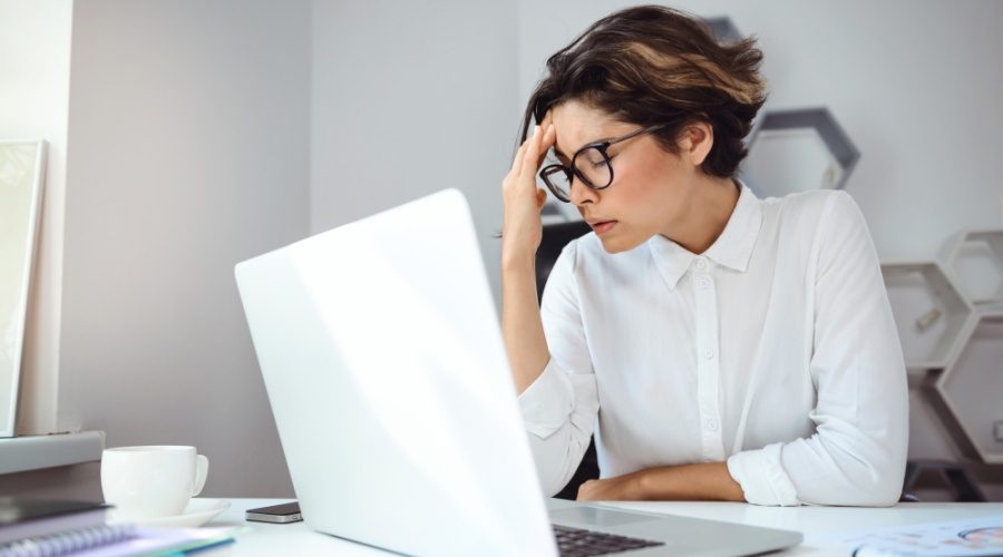 Salarios más bajos y menos oportunidades de carrera: la brecha de género sigue alimentando la frustración laboral femenina