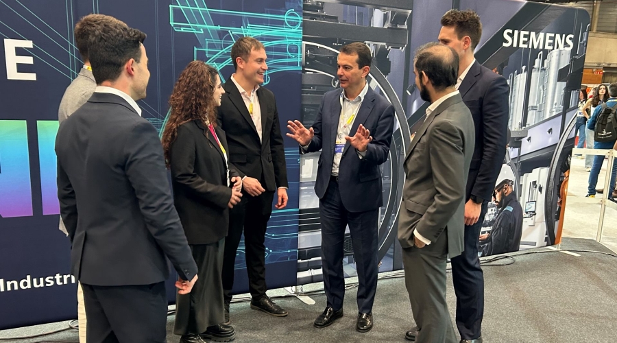 Siemens reta a los estudiantes de las SpainSkills a programar y poner en marcha un gemelo digital