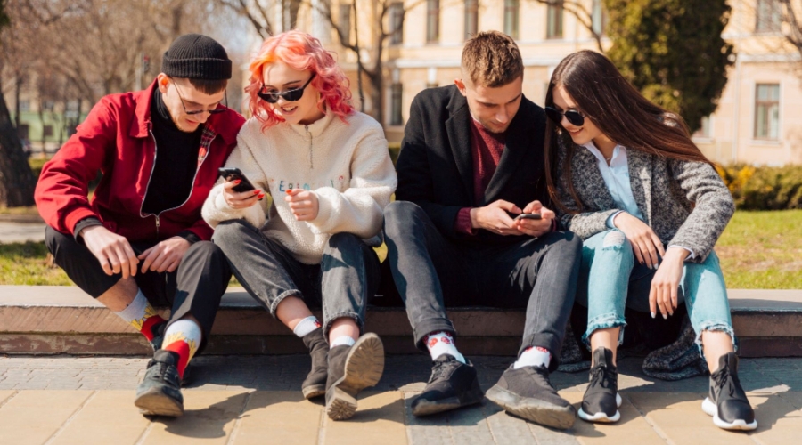 La Generación Z, la más preocupada por la automatización: casi el 23% teme ser reemplazada por la IA